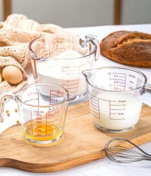 Glass measuring cup 550ml