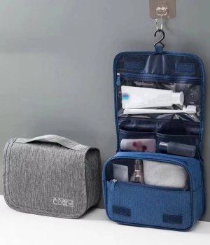 Hanging wash bag